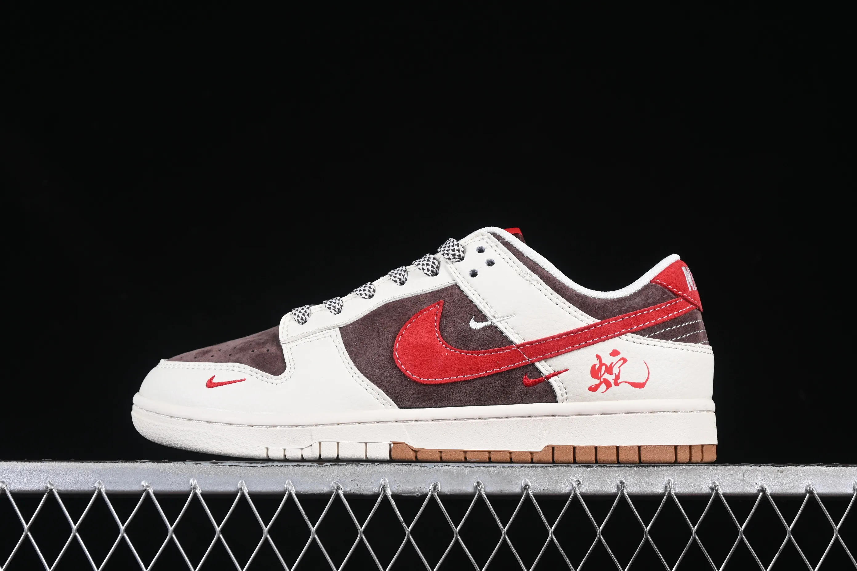 All Categories Nk SB Dunk Series Nk SB Dunk Low High-end Customized Low-top Shoes Nike SB Dunk Low Year of the Snake Series Rice Dumpling Red Hook Anniversary High-end Customized Low-top Casual Shoes SJ2558-017